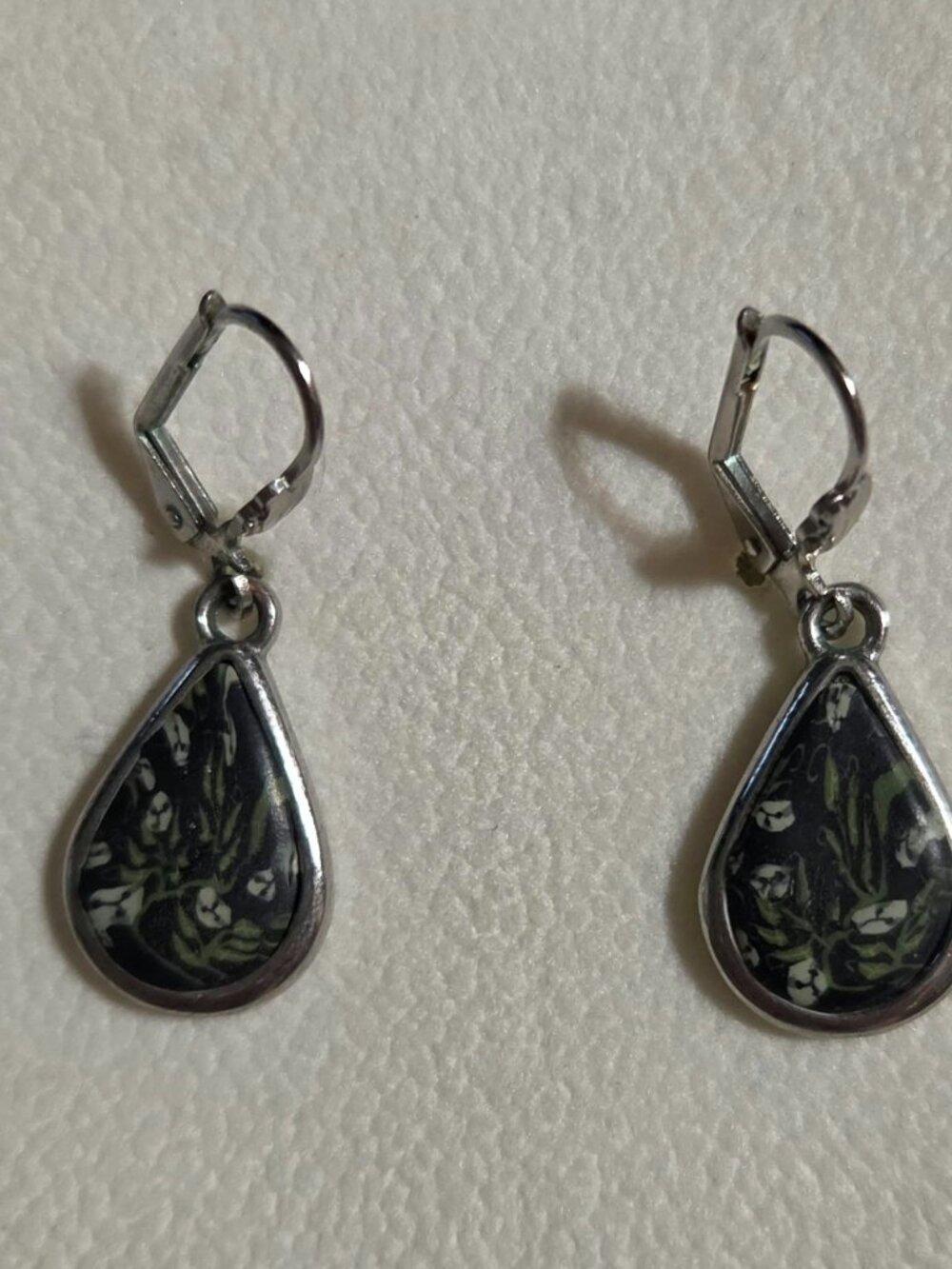 Vintage Silver Tone Teardrop Leverback Earrings Black Floral Enamel Inlay